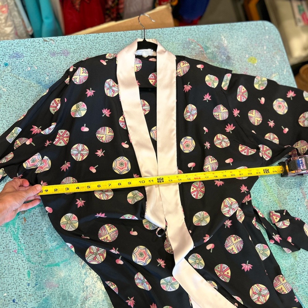 Pastel & Black Robe - Picture 10 of 11